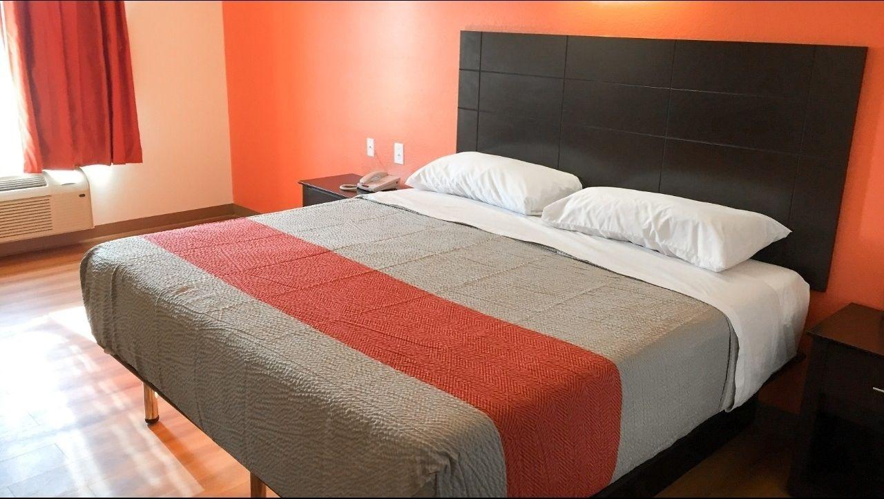 Motel 6 Пеория Екстериор снимка